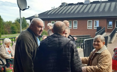 ,, Święto pieczonego ziemniaka w DPS w Kałkowie